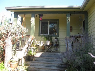 567 Earhart Rd, Rogue River, OR 97537 - photo 2