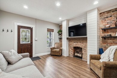 352 E Mithoff St unit 352, Columbus, OH 43206 - photo 6