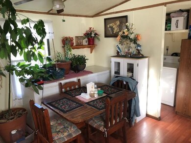 Lake Taneycomo area dining room