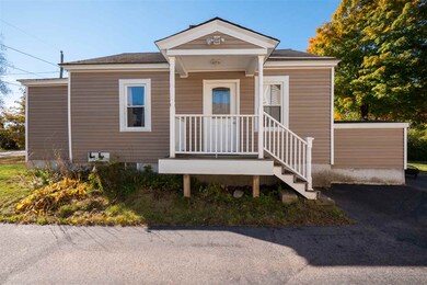 28 Mcduffee St, Rochester, NH 03867 - photo 3