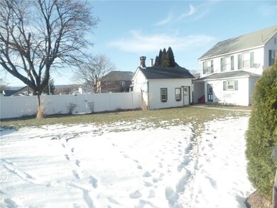 609 Monocacy Dr, Bath, PA 18014 - photo 3