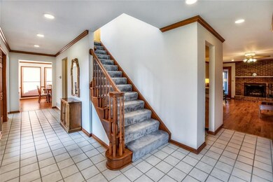 Foyer/Front Entry Way