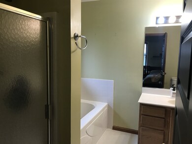 7899 W Nottingham Dr, Nappanee, IN 46550 - photo 5