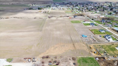 165 N 300 W unit 11, Newton, UT 84327 - photo 6