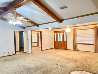 305 Maple St, Fredericksburg, TX 78624 - photo 2