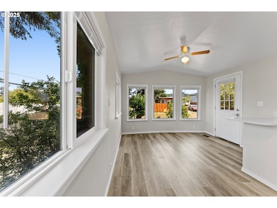 16329 Grootendorst Ln unit 8, Brookings, OR 97415 - photo 5