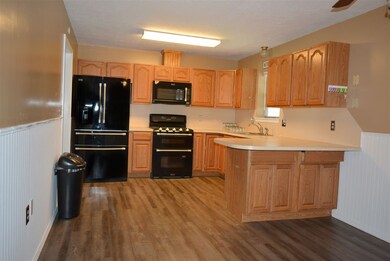 2016 Maytag appliances included!