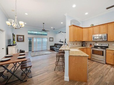 Breakfast:Family Room