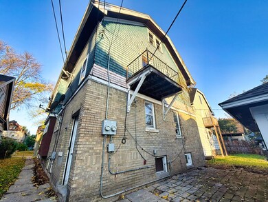 2748 N 44th St unit 2750, Milwaukee, WI 53210 - photo 4