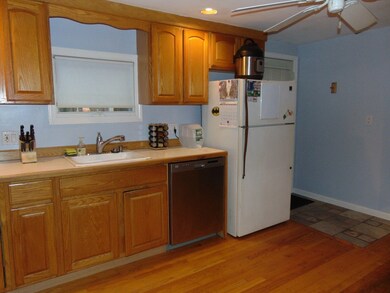 33 Sunrise Ave, Fitchburg, MA 01420 - photo 2