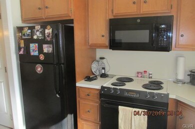 916 Cold Spring Rd unit 1, Allentown, PA 18103 - photo 4