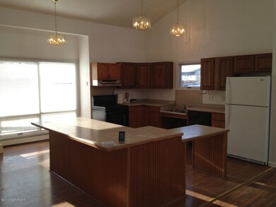 1831 Orchard Place 002