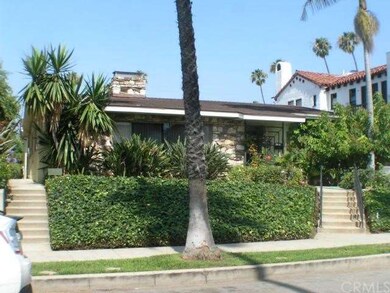 Street view on entrance to both front & rear unit