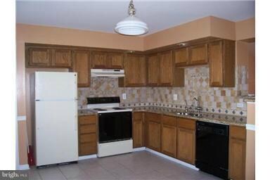 9546 Buttonbush Ct unit E, Manassas, VA 20110 - photo 4