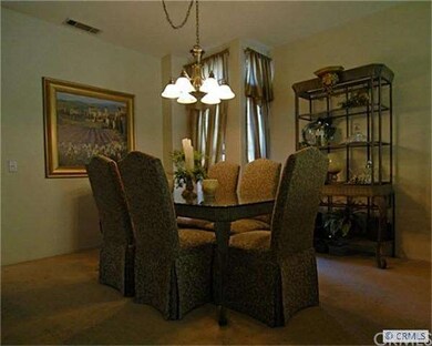 FORMAL DINING AREA