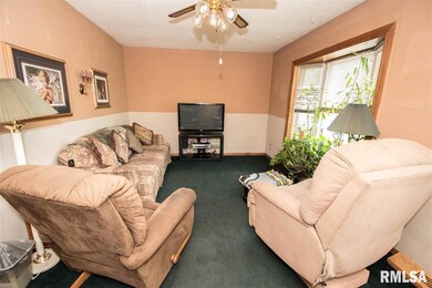2119 Aspen Dr, Davenport, IA 52806 - photo 3