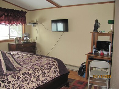 Bedroom/main floor