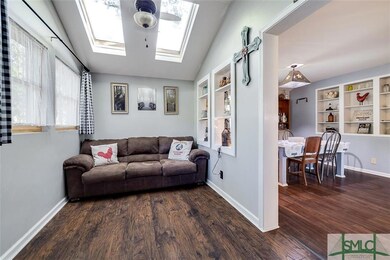 Front porch/flex room