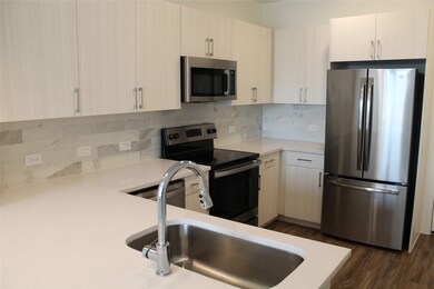 610 Oxford St unit 314, Houston, TX 77007 - photo 2