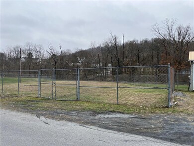 7802 1/2 7th St, Slatington, PA 18080 - photo 5