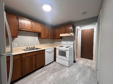 120 Wolf Rd unit 53, Lebanon, NH 03766 - photo 4