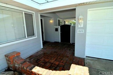 219 Wellesley Ln, Costa Mesa, CA 92626 - photo 2