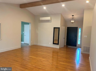 10401 Pearl St, Fairfax, VA 22032 - photo 4