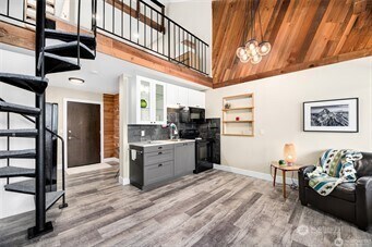 223 Hyak Dr E unit 637, Snoqualmie Pass, WA 98068 - photo 2