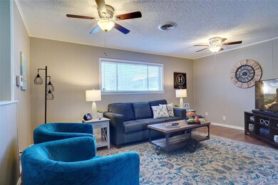 876 Patti Dr, Bedford, TX 76022 - photo 5