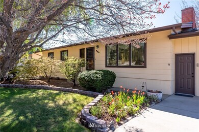 204 S Iowa Ave, East Wenatchee, WA 98802 - photo 3