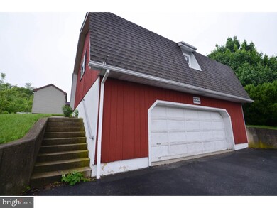 2209 N 1st Ave, Whitehall, PA 18052 - photo 4