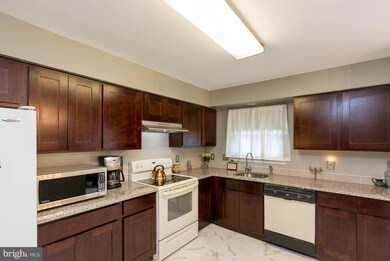 9120 Mchenry Ln, Lanham, MD 20706 - photo 6