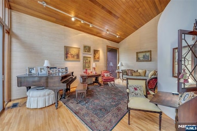 262 W Saddle River Rd, Upper Saddle River, NJ 07458 - photo 5