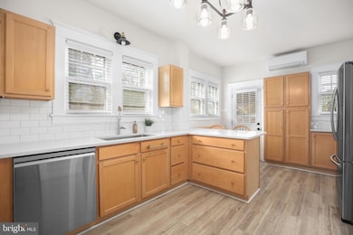 905 Monument Ave, Fredericksburg, VA 22401 - photo 2