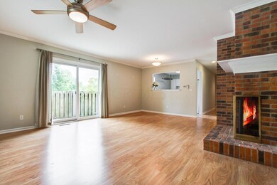 4297 Chaucer Living_2