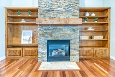 GR Fireplace/Built Ins