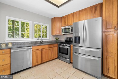 17400 Winter Laurel Dr, Olney, MD 20832 - photo 5