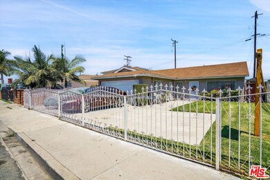 613 W Spruce St, Compton, CA 90220 - photo 4