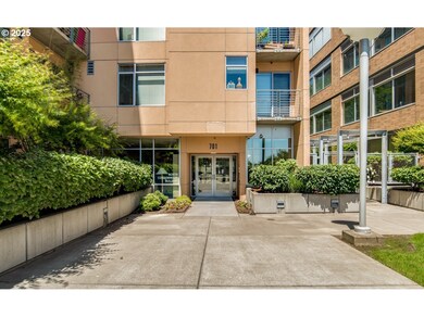 Parkview Condominiums unit 602, Vancouver, WA 98660 - photo 2