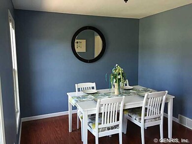 Dining Room. The formal dining room has wall space