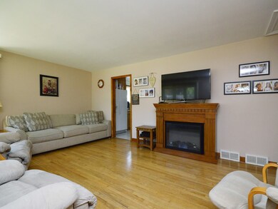 4442 Emerson Ave, Schiller Park, IL 60176 - photo 3