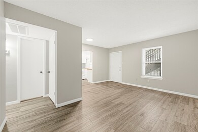 107 E Willowick Ave unit 2, Friendswood, TX 77546 - photo 6