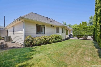 2071 Chase Loop SW, Albany, OR 97321 - photo 2