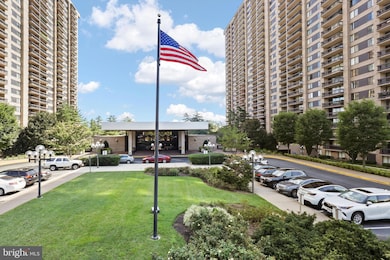 Skyline Plaza unit 2202S, Baileys Crossroads, VA 22041 - photo 4