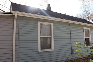 1220 NW Fillmore St, Topeka, KS 66608 - photo 3
