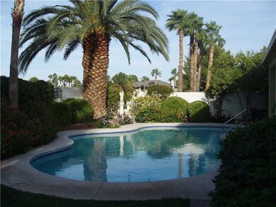 Swimming Pool/Hot Tub/Sauna.