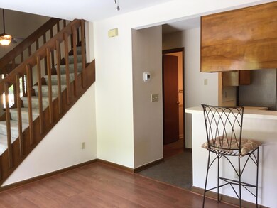 6 Maplecrest AngleDS(Donna Urban)