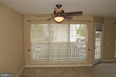 9262 Cardinal Forest Ln unit 301, Lorton, VA 22079 - photo 7