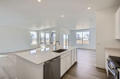 4304 Shirley Dr Kitchen 2