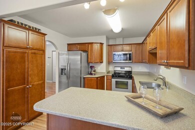 17-web-or-mls-20630 Icefall Dr-17